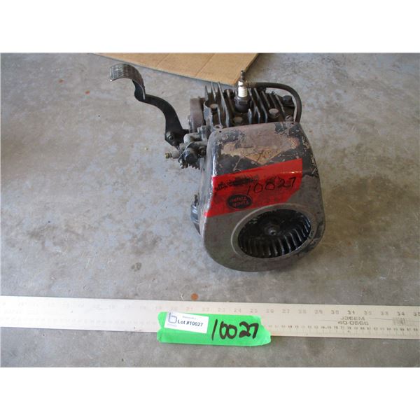 Antique Briggs & Stratton 4 Cycle Gasoline Motor w/Kick Start