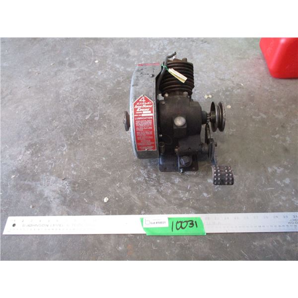 Vintage Iron Horse 4 Cycle Gas Motor w/Kick Start - Model AX 492