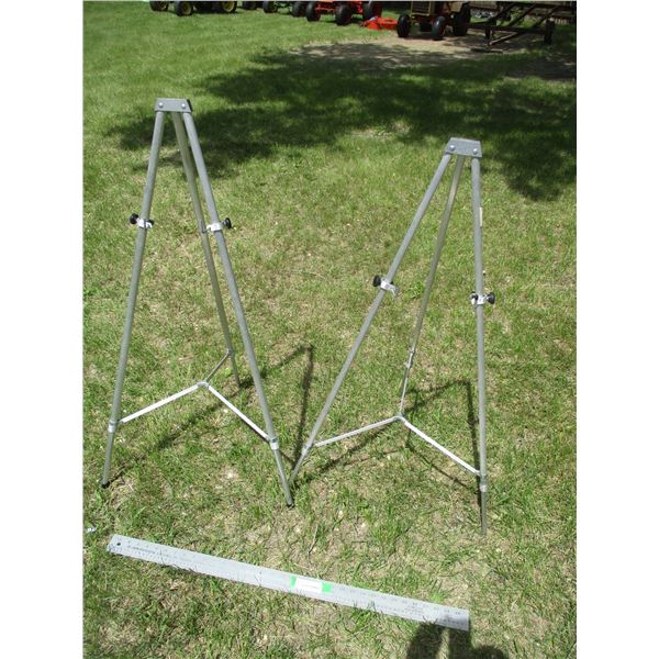 (2) Boone Basic Aluminium Easel's