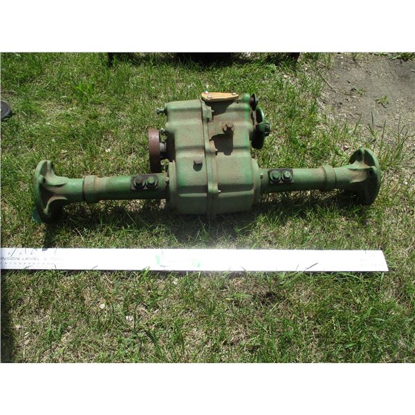 Hydrostatic Garden Tractor Rear Drive Axle (Originally Out of John Deere) #307042M, 29.5" Width