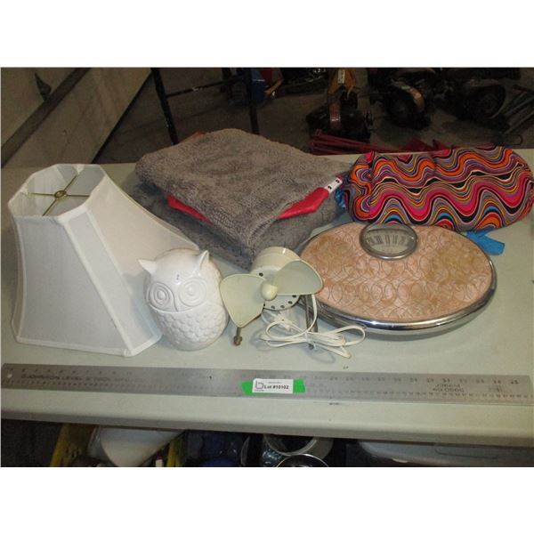 Owl Cookie Jar, Lamp Shade, Shopping Bags, Bath Mat, Small Fan, Bathroom Scale, Cushions etc.
