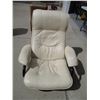 Image 1 : White Leather Reclining Arm Chair