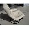 Image 5 : White Leather Reclining Arm Chair