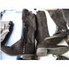 Image 4 : Tote w/(5 pr) Ladies Leather Boots/Shoes (Size 6.5)
