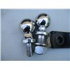 Image 2 : Reese 1 1/4" Hitch & (2) 2" Balls