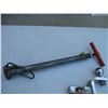 Image 3 : 1 1/4" Hitch w/2" Ball & Manual Bicycle Tire Pump