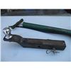 Image 2 : 2" Hitch w/1 7/8" Ball & Manual Bicycle Tire Pump