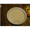 Image 3 : (2) Ceramic Pie Holder (Cake Saver) w/Lids - Lemon Design