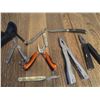 Image 4 : (5) Multi-Tools, (2) Pocket Knives
