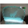 Image 4 : Colour Changing Light-up Wolf Décor w/ remote and End Table -15 x 13 - Some Damage