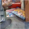 Image 2 : COLLECTIBLE GAMES AND SKATEBOARD