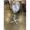Image 2 : WHITE FLOOR FAN