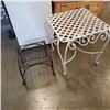 Image 2 : 2 PATIO TABLES