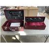 Image 2 : 2 BRAND NEW WINE GIFT BOXES - 2 BOTTLE WINE HOLDER W/ CORKSCREW, BOTTLE STOPPER, POURER, AND FOIL CU