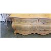 Image 2 : PULASKI FURNITURE PINE BOWED FRONT 6 DRAWER DRESSER