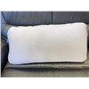 Image 2 : NEW CASPER MEMORY FOAM KING SIZE PILLOW RETAIL $159.99
