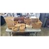 Image 1 : ASSORTED BASKETS AND DECOR