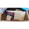 Image 2 : LOT OF LARGE ARCHITECT BINDER, PLANNER, BACK SUPPORT AND MORE