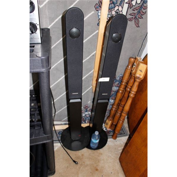 2 Samsung Speakers