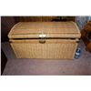 Image 1 : Set of 2 Nesting Lidded Wicker Baskets