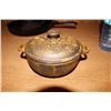Image 3 : 2 Cast Iron Frying Pans and Cast Iron Lidded Pot
