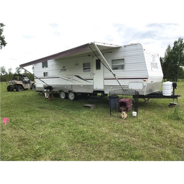 2006 Puma 30' Holiday Trailer