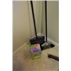 Image 1 : Misc Brooms-Swiffer Sweeper