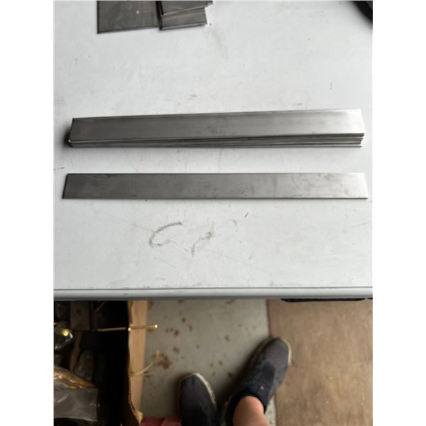 PLAQUE INOX 304 = ,125 X 1,5 X 16 / LOT DE 7