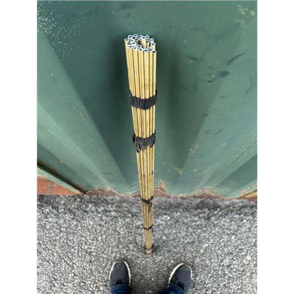 ALU TUBE COULEUR LAITON = ,25 X 36 X ,035 MUR (LOT 24)