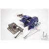 Image 1 : Two no name vises including one carpentry vise with 7" jaws and a drill press vise