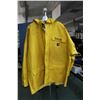Image 2 : Selection of rain gear including Helli Hansen green jacket, size not confirmed, Carhartt size XL reg