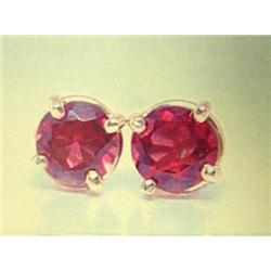 Garnet stud earrings, 14K yellow gold, garnet, round, faceted, approx. 2 carats, semi-translucent re