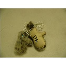 CHOICE on 3 Mitten shaped Eskimo yo-yos (2)