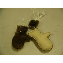 CHOICE on 3 Mitten shaped Eskimo yo-yos (2)