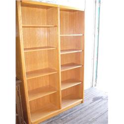 Wood bookcase with 8 movable shelves (168)