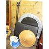 Image 1 : Lot of: trampoline, mat, Nordic sport poles, grass hat and humidifier (168)