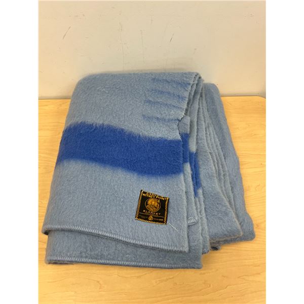 Vintage Early's Witney Wool 4 Point Blanket - Approx: 72x88" - good used condition, see photos