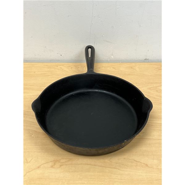 Smart's Brockville No. 8 Cast Iron Skillet Frying Pan - Approx: 10" see all photos