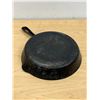 Image 4 : Smart's Brockville No. 8 Cast Iron Skillet Frying Pan - Approx: 10" see all photos