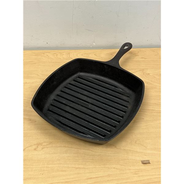 Lodge Square Cast Iron Frying Pan - Approx: 10.5"