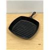 Image 1 : Lodge Square Cast Iron Frying Pan - Approx: 10.5"