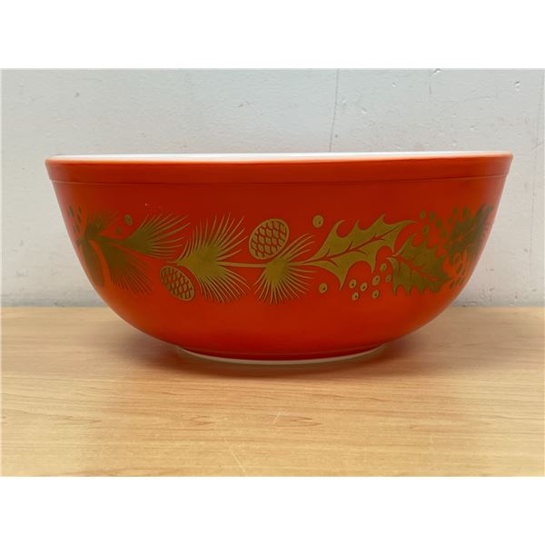 Vintage Pyrex Golden Leaf Holly Pine Cone 4 Qt. Mixing Bowl - nice overall