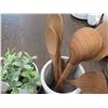 Image 4 : Multiple Kitchen Accessories: Utensils, Plants in Pots, Grater, etc