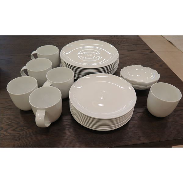 Bernardaud Bulle Porcelaine Dish Set: Plates, Cups, Saucers, Misc Sizes