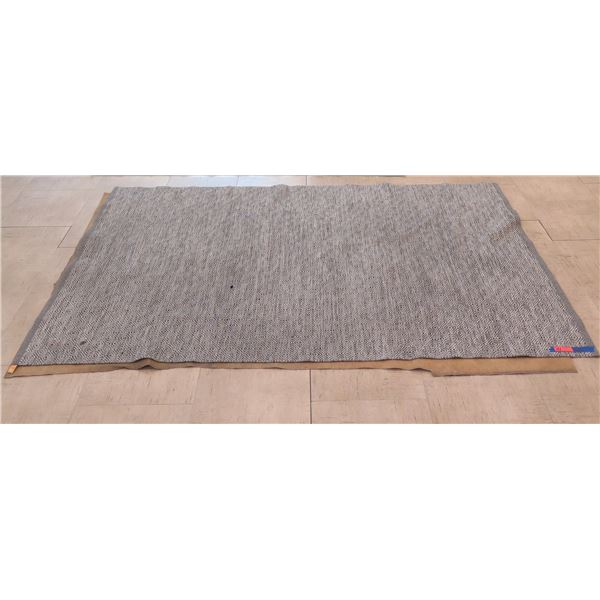 Large Geometric-Patterned Area Rug, 9' x 6'