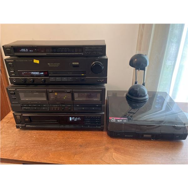 Technics Stereo System Turntable Synthesizer STS98A Speakers Duel Cassette RS-TR157 Amplifier SU-V98