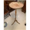 Image 3 : Antique Maple Fern Stand 13D x 37T