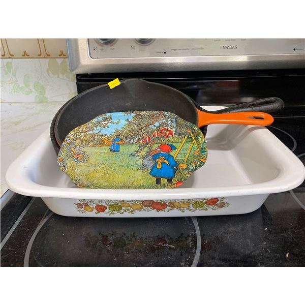 La Creuset Cookware Iron Pan Wood Bowl