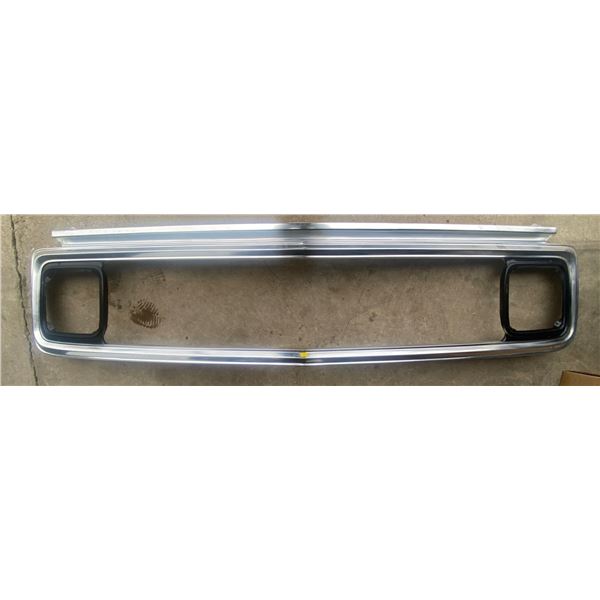 1971 Chevy Cheyanne Truck Grill Piece