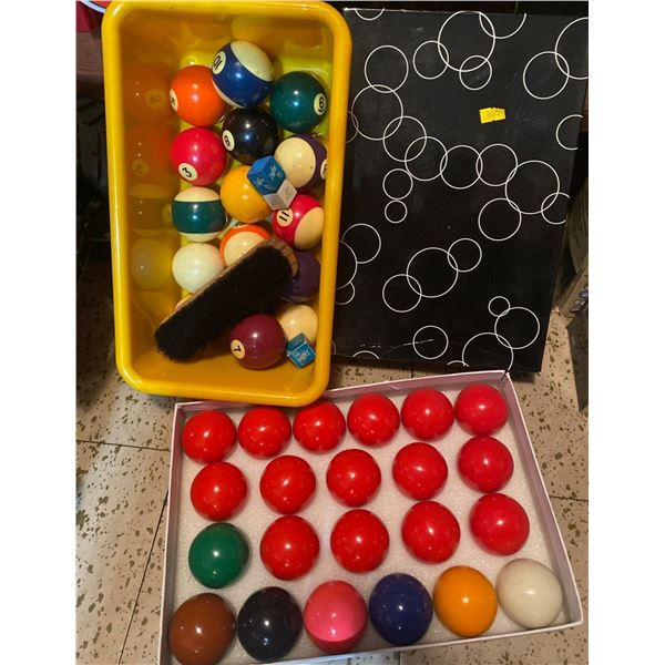 Billiard Balls & Snooker Set